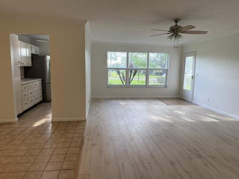 7293 W Oakridge Circle, Lake Worth FL - photo 7 of 33