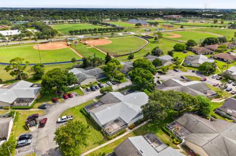 1327 Peppertree Trail #Unit A, Fort Pierce FL - photo 6 of 49