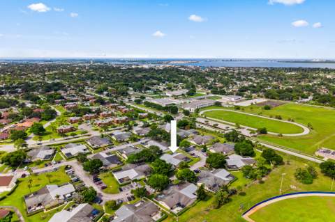 1327 Peppertree Trail #Unit A, Fort Pierce FL - photo 15 of 49