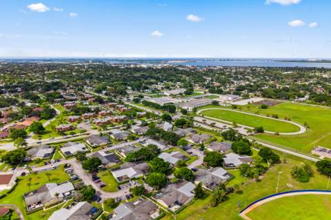 1327 Peppertree Trail #Unit A, Fort Pierce FL - photo 16 of 49