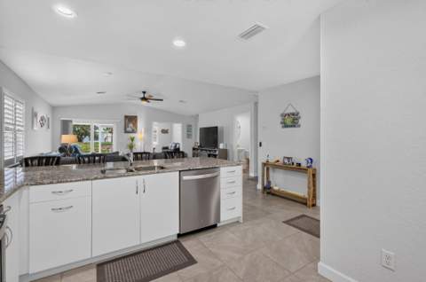 38 Spanish Way, Port St. Lucie FL - photo 10 of 62