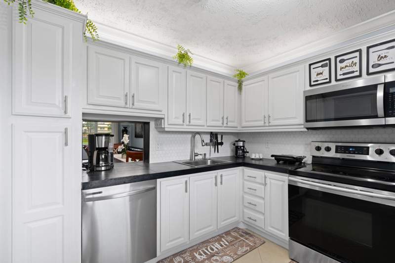 2 bedroom Condominium at 300 NE 26th Avenue #1030, Village Royale Greenhill Condo, Boynton Beach — photo 3