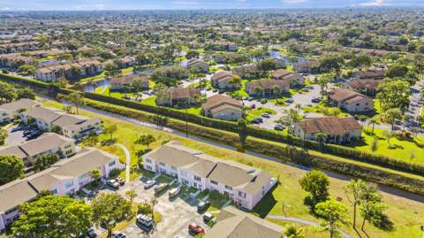 218 Foxtail Drive #B, Greenacres FL - photo 6 of 19