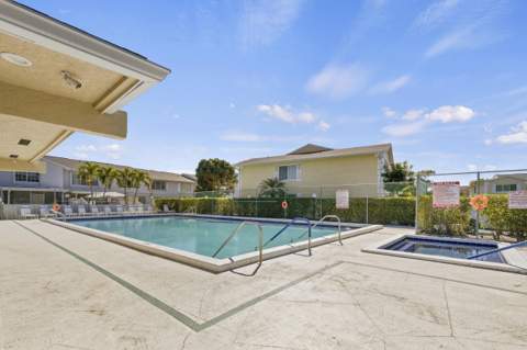 218 Foxtail Drive #B, Greenacres FL - photo 9 of 19