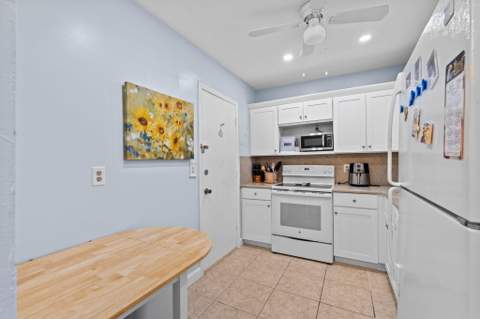 400 S Cypress Road #404, Pompano Beach FL - photo 14 of 40