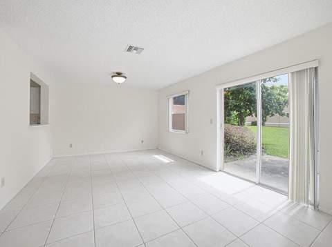 8596 Jade Drive, Tamarac FL - photo 12 of 30