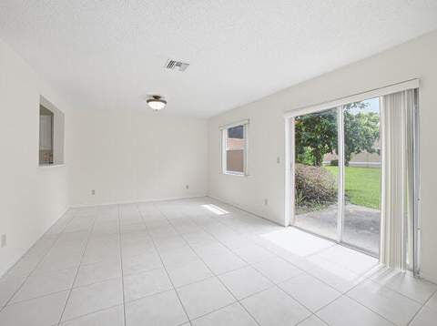 8596 Jade Drive, Tamarac FL - photo 14 of 30