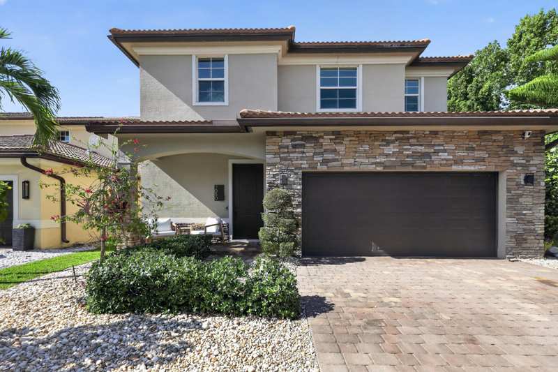 5 bedroom Single Family Residence at 7050 Limestone Cay Road, Limestone Cay, Limestone Creek — photo 1