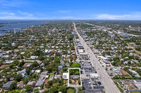 330 Marlborough Place, West Palm Beach FL - photo 6 of 9