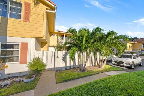 169 Seabreeze Circle, gated community for sale in Jupiter