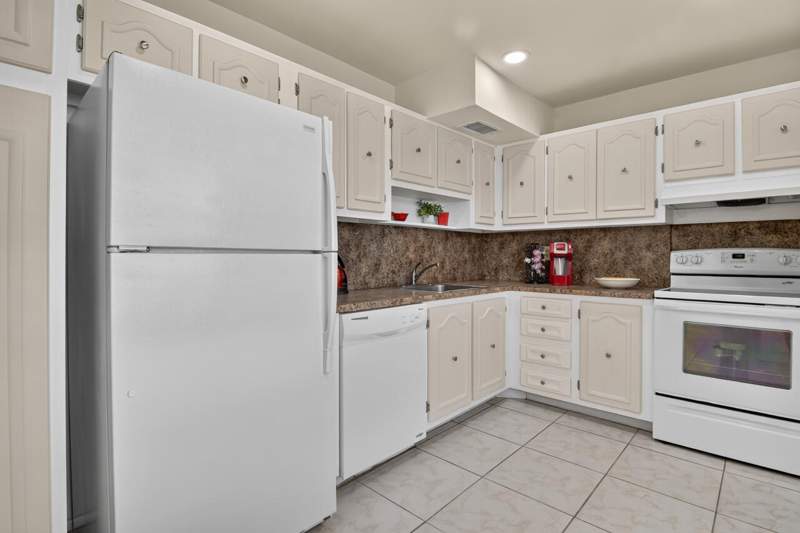 2 bedroom Condominium at 4140 NW 44th Avenue #411, Ruby Condo, Lauderdale Lakes — photo 2