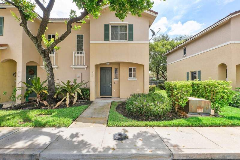 2 bedroom Townhouse at 1912 SW 60th Avenue, San Remo, North Lauderdale — photo 3