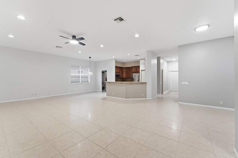 4 bedroom Single Family Residence at 970 Tulip Circle, Sector 2-Parcels 17 18 19 & 20, Weston — photo 5