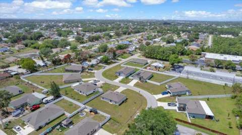 920 SW Castaneda Lane, Port St. Lucie FL - photo 14 of 47