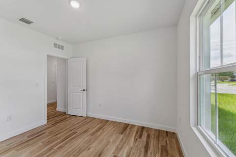 1626 SW Brisbane Street, Port St. Lucie FL - photo 12 of 40