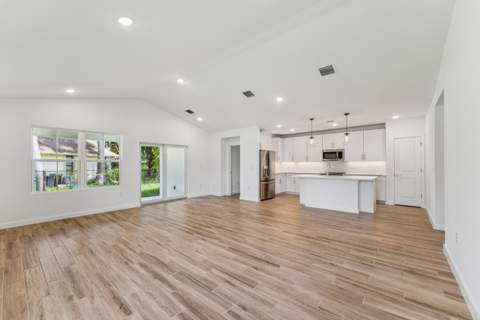 1626 SW Brisbane Street, Port St. Lucie FL - photo 15 of 40
