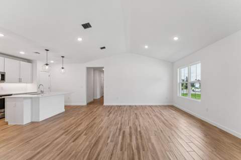 1626 SW Brisbane Street, Port St. Lucie FL - photo 18 of 40