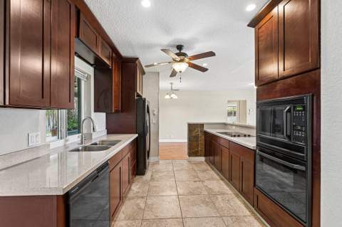 301 SE 3rd Street, Deerfield Beach FL - photo 11 of 39