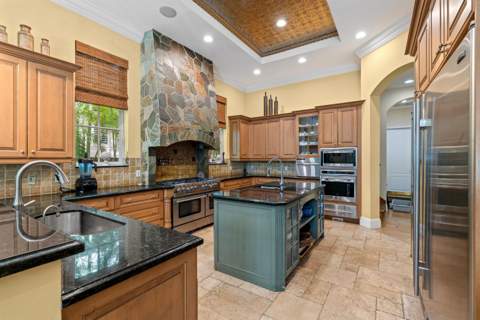 1232 Seaspray Avenue, Delray Beach FL - photo 9 of 57
