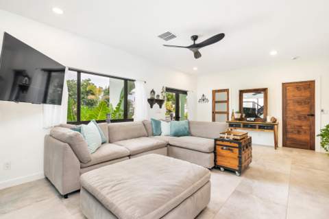 127 Auburn Drive, Lake Worth Beach FL - photo 6 of 51