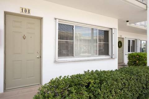 3160 Lake Osborne Drive #108, Lake Worth Beach FL - photo 8 of 16