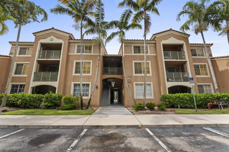 2 bedroom Condominium at 4812 N State Road 7 #12205, Carrington At Coconut Creek, Coconut Creek — photo 2