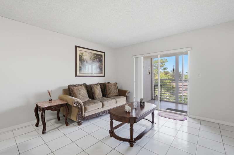 2 bedroom Condominium at 2606 Garden Drive #305, Lake Clarke Gardens Condo 18, Lake Worth — photo 1