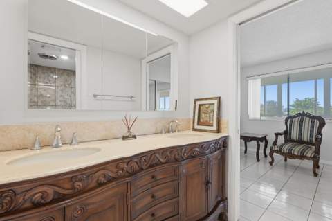 2606 Garden Drive #305, Lake Worth FL - photo 21 of 24