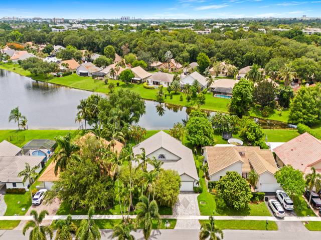 1750 W Oak Knoll Circle