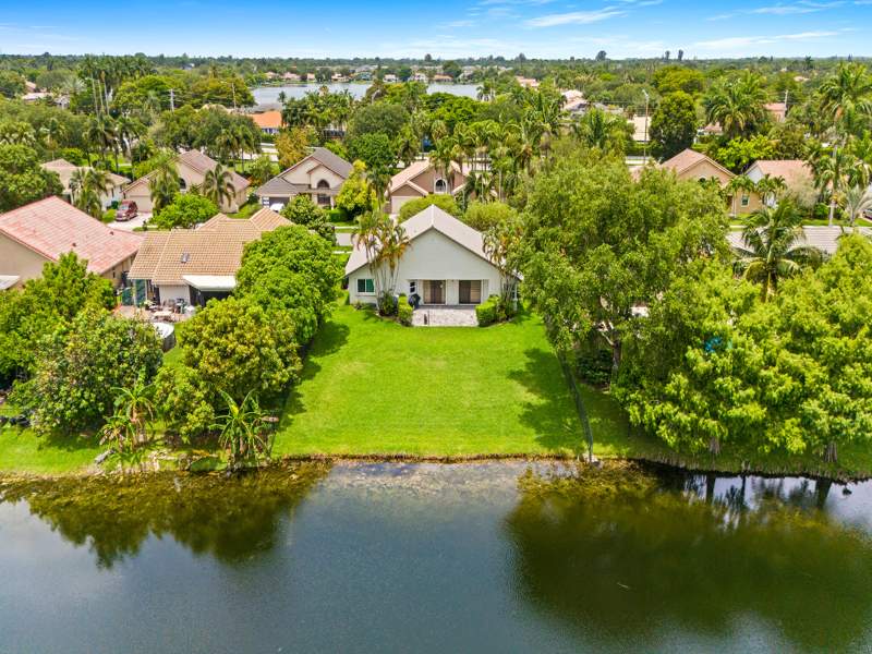 3 bedroom Single Family Residence at 1750 W Oak Knoll Circle, Pine Lake Ridge Replat, Davie — photo 3