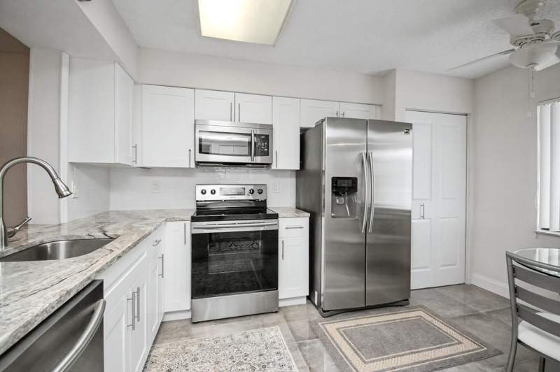2 bedroom Condominium at 7351 Kinghurst Drive #301, Huntington Lakes Sec Five Condos, Delray Beach — photo 2