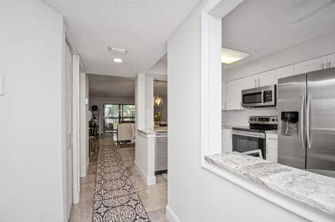 7351 Kinghurst Drive #301, Delray Beach FL - photo 7 of 29