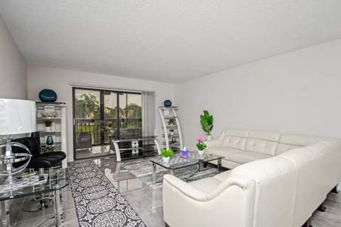 7351 Kinghurst Drive #301, Delray Beach FL - photo 15 of 29