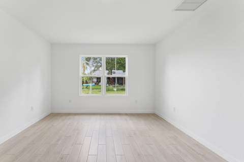 1611 SE Minorca Avenue, Port St. Lucie FL - photo 20 of 33