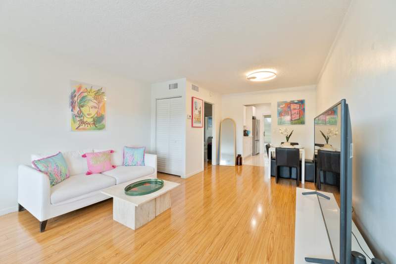 1 bedroom Condominium at 32 Abbey Lane #205, Villages Of Oriole Abbey Condo, Delray Beach — photo 2