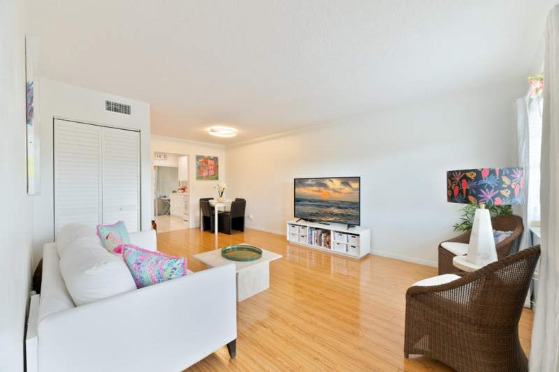 1 bedroom Condominium at 32 Abbey Lane #205, Villages Of Oriole Abbey Condo, Delray Beach — photo 3