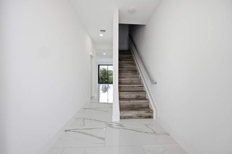 2 bedroom Townhouse at 1544 NW 1st Avenue, Pompano Terrace, Pompano Beach — photo 3