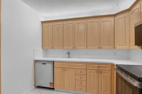 3057 Yarmouth C, Boca Raton FL - photo 6 of 65