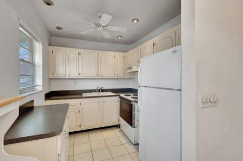 332 Sheffield, West Palm Beach FL - photo 6 of 30