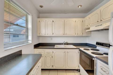 332 Sheffield, West Palm Beach FL - photo 7 of 30