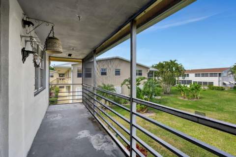 332 Sheffield, West Palm Beach FL - photo 15 of 30