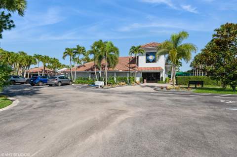 805 Harbour Pointe Way, Greenacres FL - photo 18 of 23