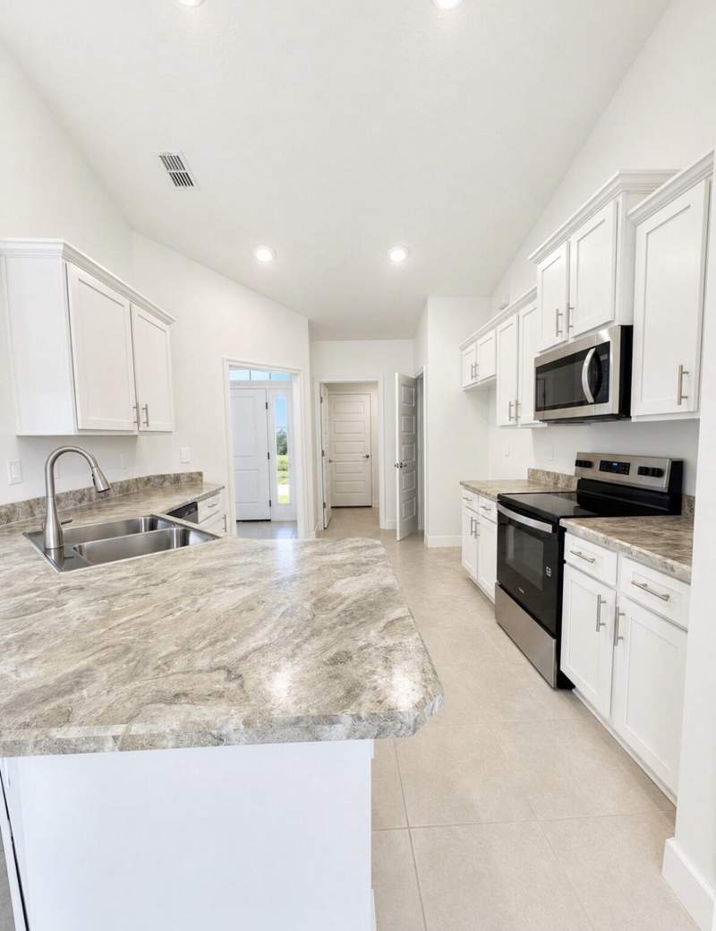 4 bedroom Single Family Residence at 2822 SW Dinner Street #2822, Port St Lucie Section 16, Port St. Lucie — photo 4