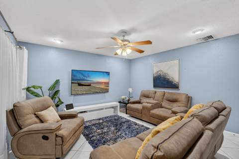 2399 Lena Lane, West Palm Beach FL - photo 7 of 53