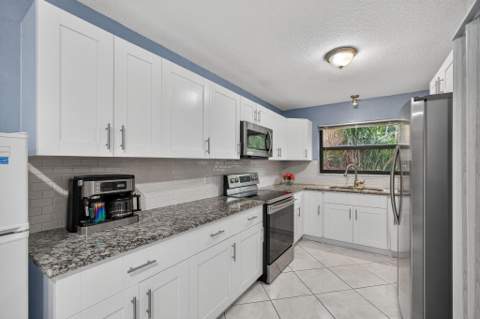 2399 Lena Lane, West Palm Beach FL - photo 13 of 53