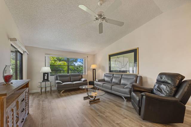 9 Ridge Pointe Drive #D