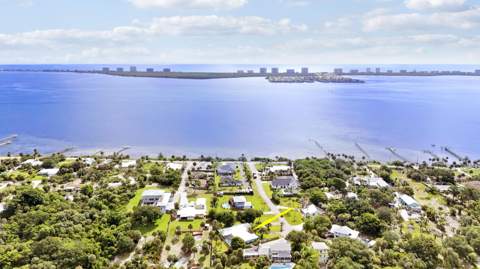 12744 Refuge Lane, Jensen Beach FL - photo 7 of 43