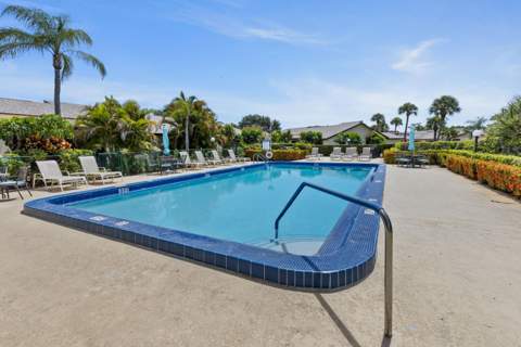 9 Ridge Pointe Drive #D, Boynton Beach FL - photo 21 of 24