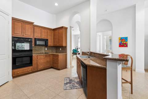 8102 Valhalla Drive, Delray Beach FL - photo 11 of 66