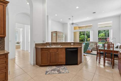 8102 Valhalla Drive, Delray Beach FL - photo 12 of 66